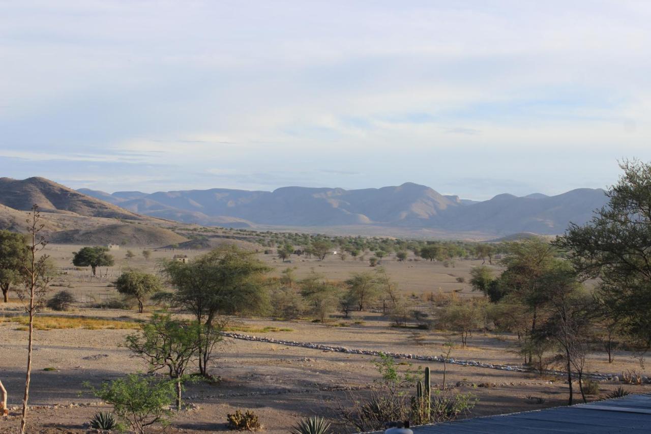 Fort Sesfontein Lodge & Safaris Екстер'єр фото