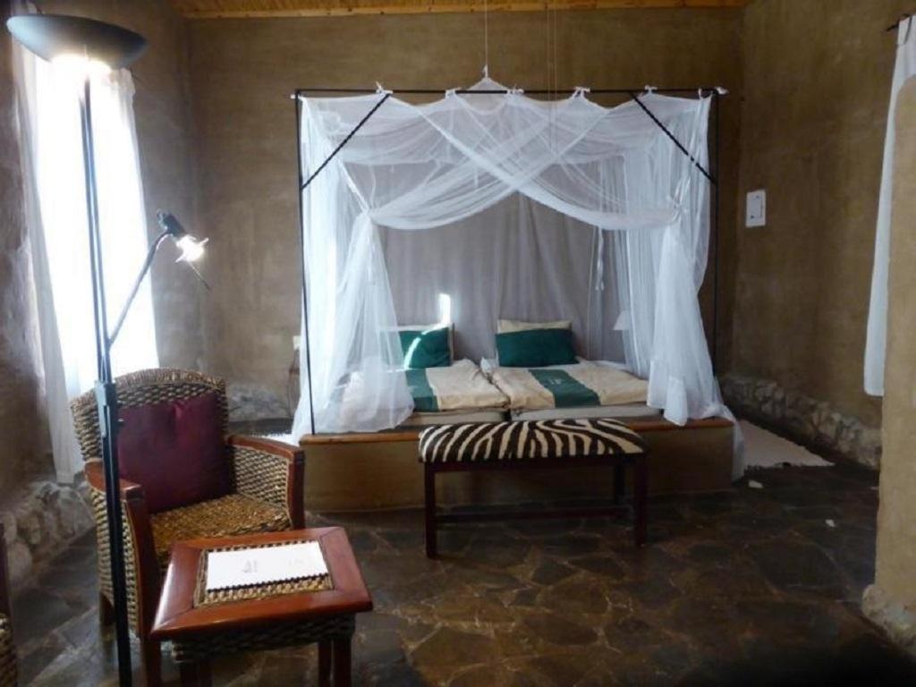 Fort Sesfontein Lodge & Safaris Екстер'єр фото